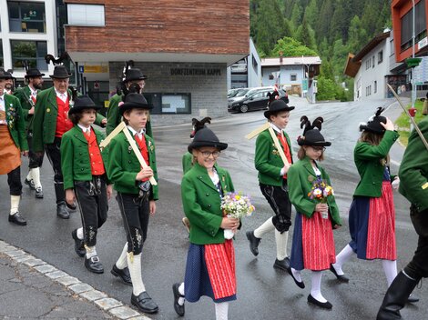 KAPPL AUFMARSCHIERT