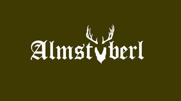 Ein stilvolles Logo mit dem Schriftzug "Almstüberl" in Weiß auf olivgrünem Hintergrund. Das Design zeigt Hirschgeweih-Motive, die eine rustikale Atmosphäre vermitteln.